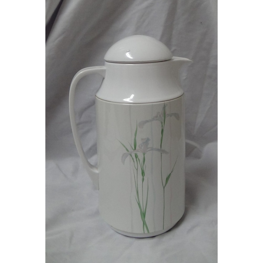 Corelle Shadow Iris Serving Carafe 1-Qt Therma Hot Cold Coffee Tea Purple #107